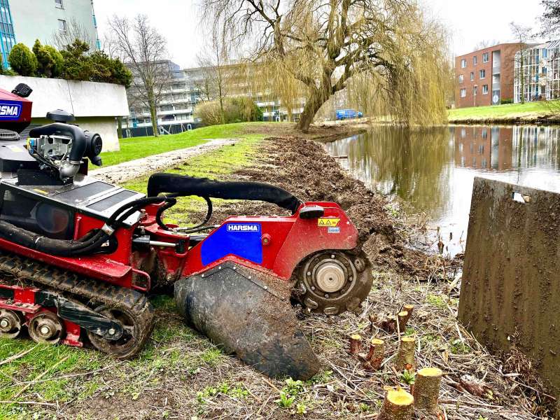 Werk in uitvoering; Opschot wegfrezen langs het water in Leiderdorp