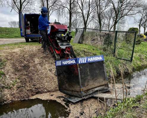 Boomstronk verwijderen in een talud in Rhoon
